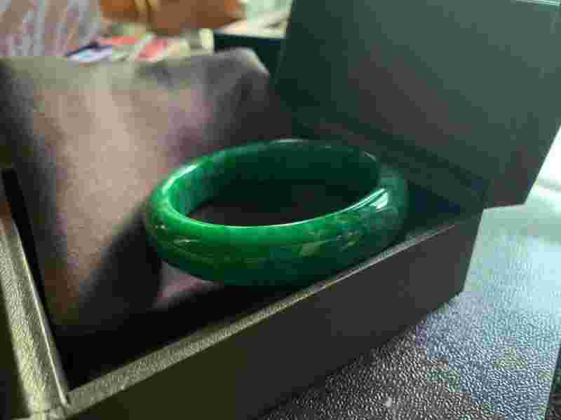 翡翠手镯遇热水发烫翡翠手镯用热水烫着了-第2张图片-翡翠网 翡翠手镯遇热水发烫翡翠手镯用热水烫着了-第2张图片-翡翠网