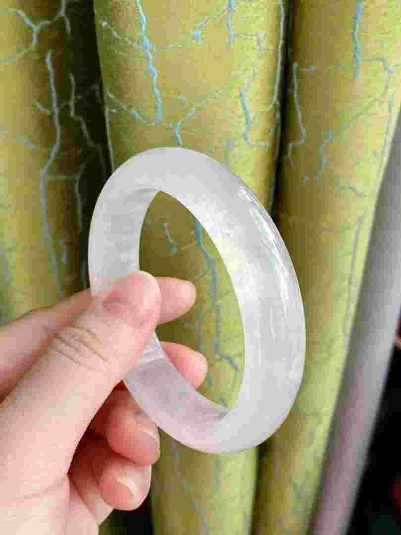 正冰白肉翡翠手镯,白冰种翡翠手镯价格-第2张图片-翡翠网