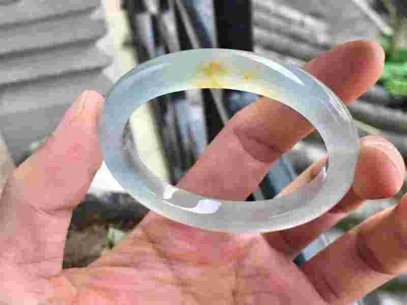 翡翠手镯加工厂址的简单介绍-第1张图片-翡翠网 翡翠手镯加工厂址的简单介绍-第1张图片-翡翠网