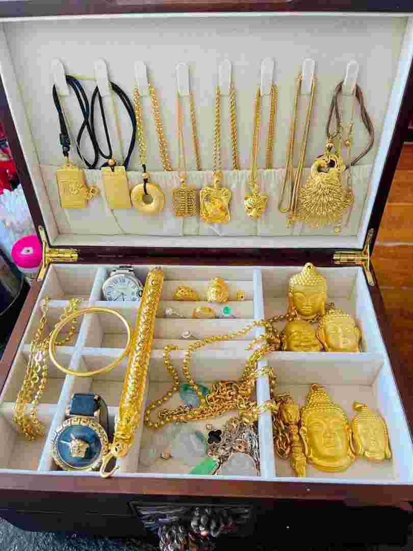 家庭每年存点黄金好吗为什么银行不建议买金条-第1张图片-翡翠网 家庭每年存点黄金好吗为什么银行不建议买金条-第1张图片-翡翠网