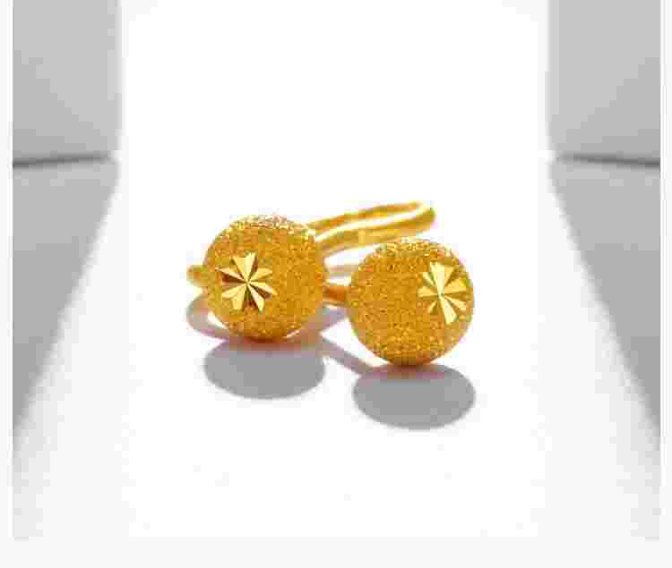 适合年轻人的黄金耳环款式图适合年轻人的黄金耳环款式-第1张图片-翡翠网