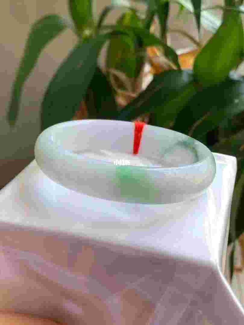 翡翠手镯种水对照图大全,翡翠手镯种水对照图-第1张图片-翡翠网 翡翠手镯种水对照图大全,翡翠手镯种水对照图-第1张图片-翡翠网