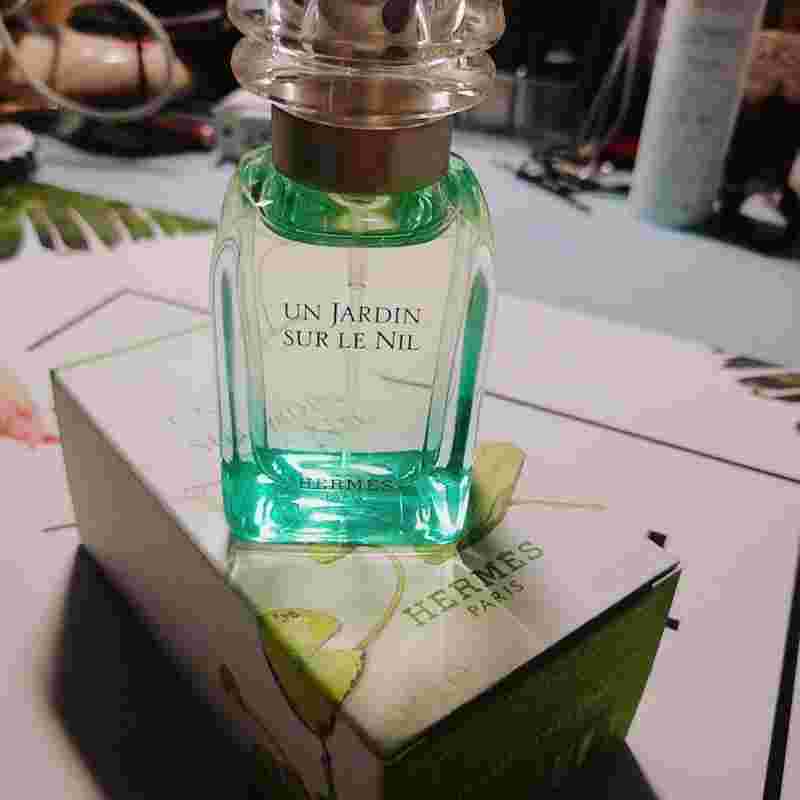 爱马仕尼罗河花园爱马仕尼罗河花园香水适合年龄-第1张图片-翡翠网 爱马仕尼罗河花园爱马仕尼罗河花园香水适合年龄-第1张图片-翡翠网