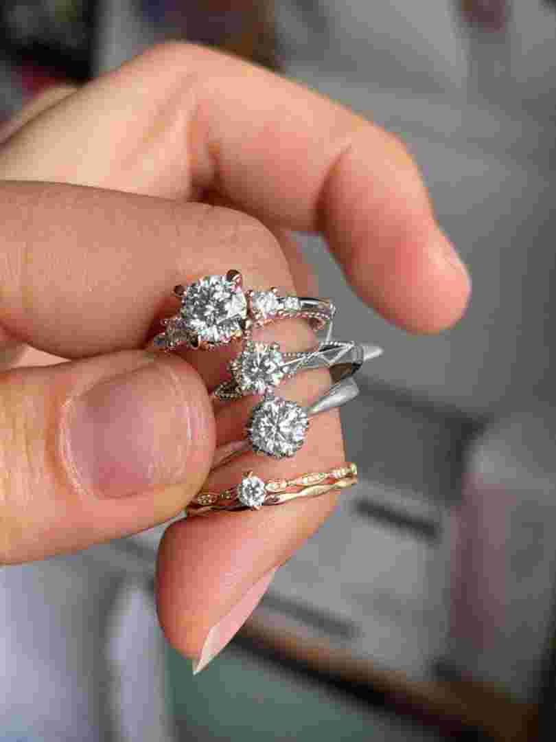 莫桑钻和人工钻石是什么区别莫桑钻和人工钻石是什么区别呢-第1张图片-翡翠网