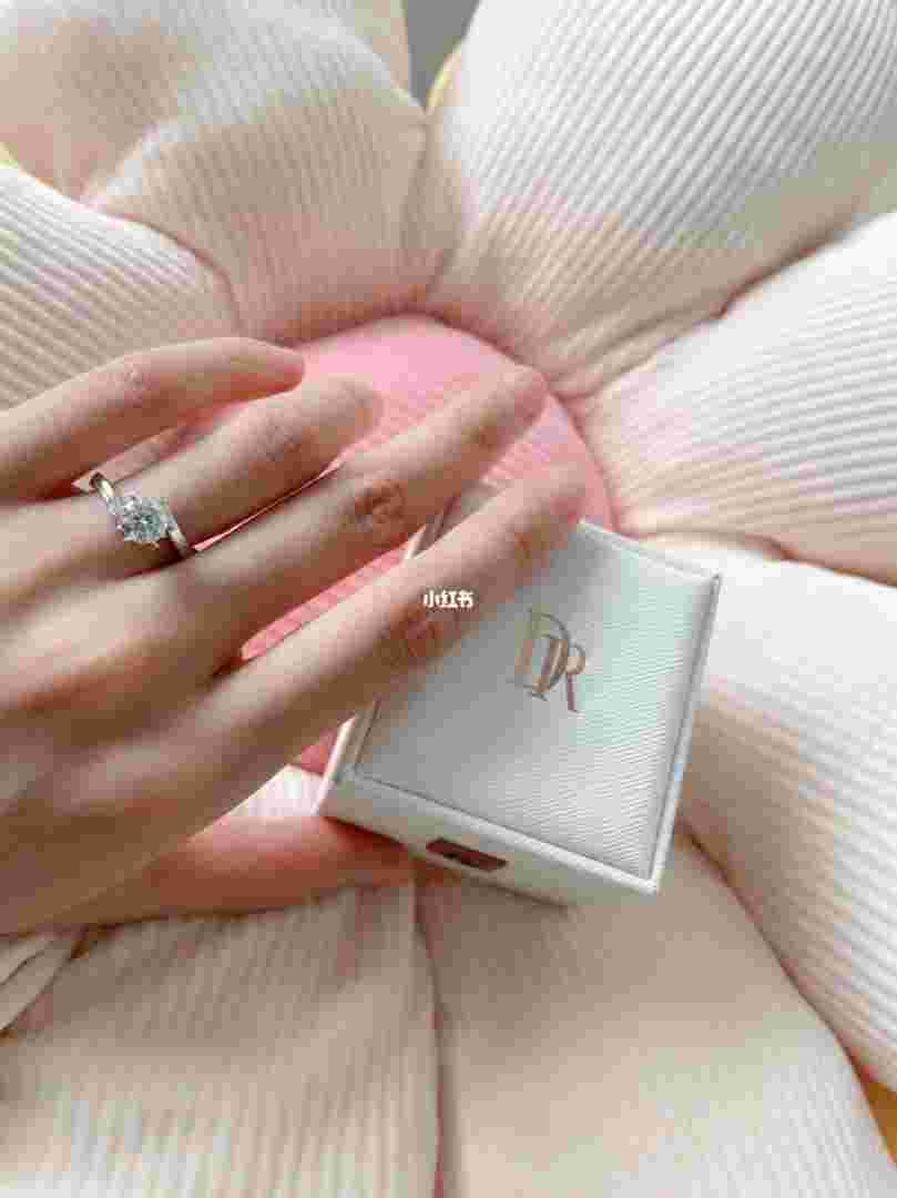 dr钻戒价格图片及价格,dr钻戒价格官网价格-第1张图片-翡翠网