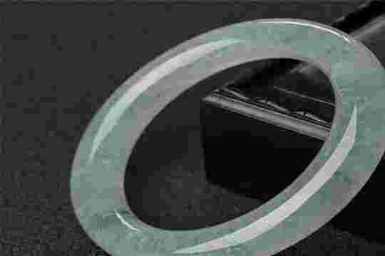 高货翡翠手镯有石头的裂纹值钱吗高货翡翠手镯有石头的裂纹值钱吗知乎-第2张图片-翡翠网