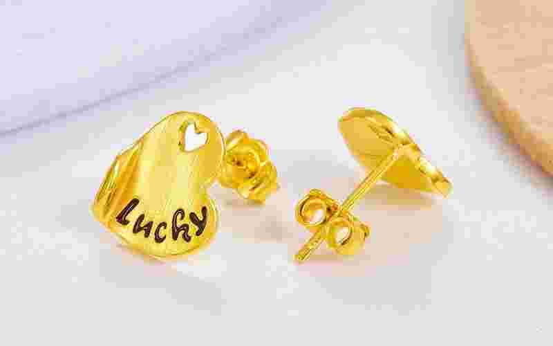 戴黄金耳环对身体有什么好处吗戴黄金耳环对身体有什么好处-第2张图片-翡翠网 戴黄金耳环对身体有什么好处吗戴黄金耳环对身体有什么好处-第2张图片-翡翠网