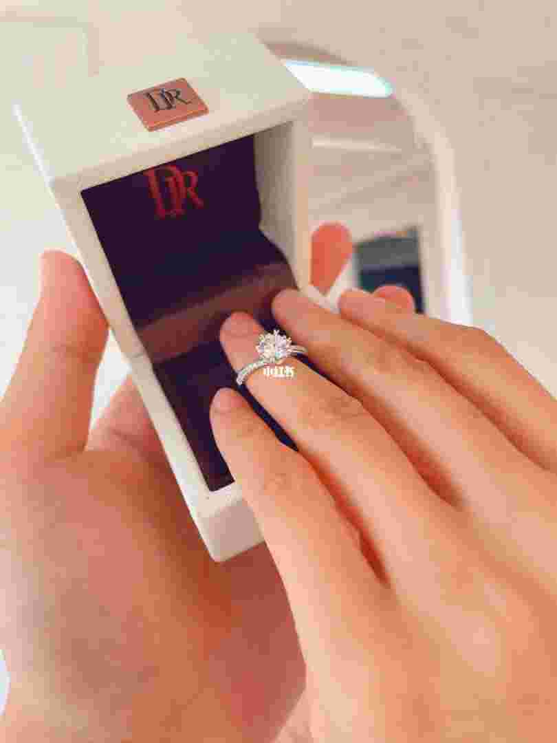 dr钻戒价格大概多少钱,dr钻戒价格一般在多少钱-第1张图片-翡翠网 dr钻戒价格大概多少钱,dr钻戒价格一般在多少钱-第1张图片-翡翠网