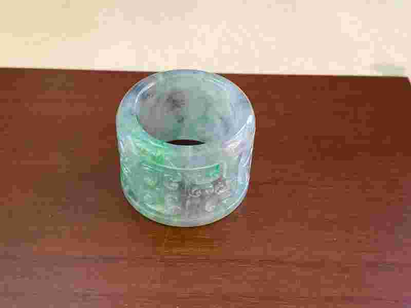 翡翠龙纹手镯图片翡翠龙手把件图片精品-第1张图片-翡翠网