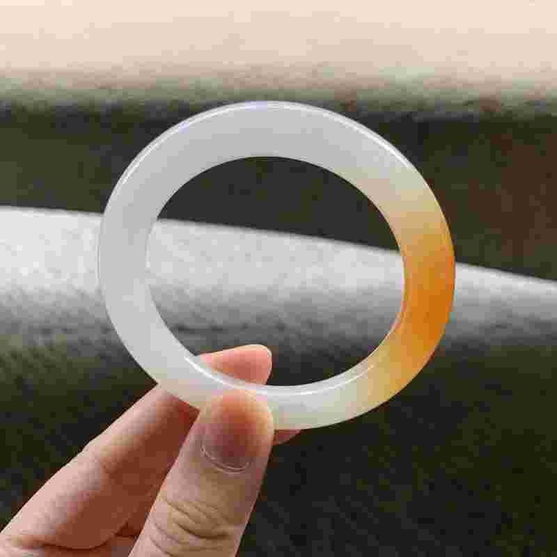 云南翡翠手镯怎样辨别真假,云南黄翡翠手镯-第2张图片-翡翠网 云南翡翠手镯怎样辨别真假,云南黄翡翠手镯-第2张图片-翡翠网