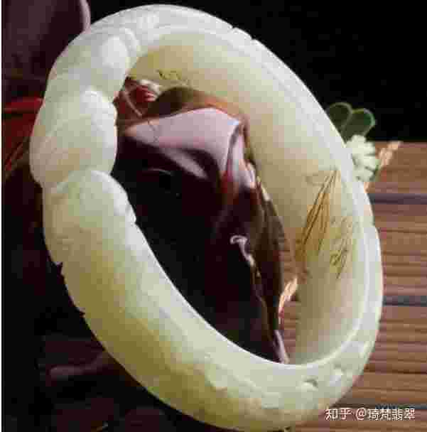 翡翠与玉的区别有哪些,翡翠和玉的区别知乎-第2张图片-翡翠网 翡翠与玉的区别有哪些,翡翠和玉的区别知乎-第2张图片-翡翠网