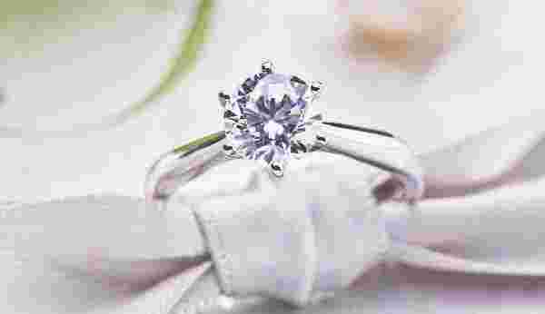 国际十大钻石品牌排名,国际十大钻石品牌-第1张图片-翡翠网 国际十大钻石品牌排名,国际十大钻石品牌-第1张图片-翡翠网