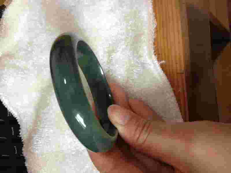 翡翠手镯怎么选才是最好的视频翡翠手镯怎么选才是最好的-第1张图片-翡翠网 翡翠手镯怎么选才是最好的视频翡翠手镯怎么选才是最好的-第1张图片-翡翠网