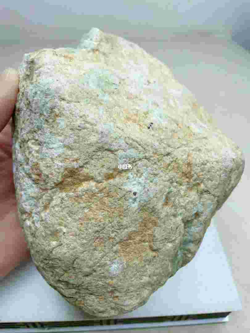 木那翡翠原石的特点讲解,木那的翡翠原石-第2张图片-翡翠网 木那翡翠原石的特点讲解,木那的翡翠原石-第2张图片-翡翠网