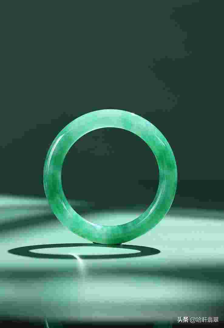 翡翠手镯知识翡翠最不值钱的颜色-第1张图片-翡翠网 翡翠手镯知识翡翠最不值钱的颜色-第1张图片-翡翠网