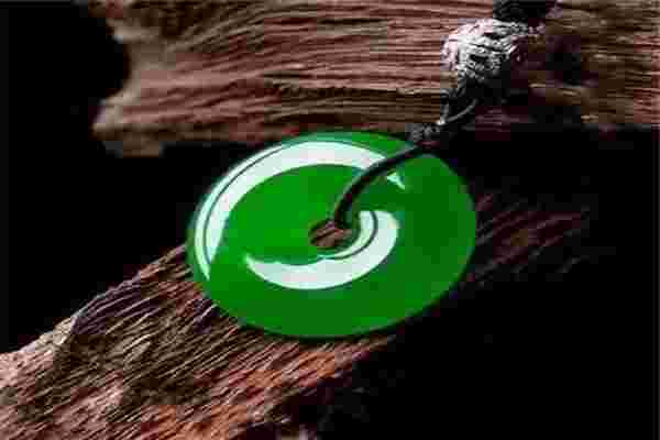 怎么看翡翠真假绿怎么看翡翠真假-第2张图片-翡翠网 怎么看翡翠真假绿怎么看翡翠真假-第2张图片-翡翠网