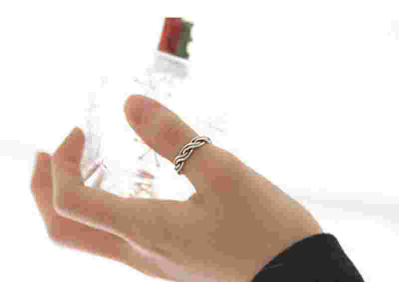 戒指怎么戴才正确图片,戒指怎么戴-第1张图片-翡翠网 戒指怎么戴才正确图片,戒指怎么戴-第1张图片-翡翠网