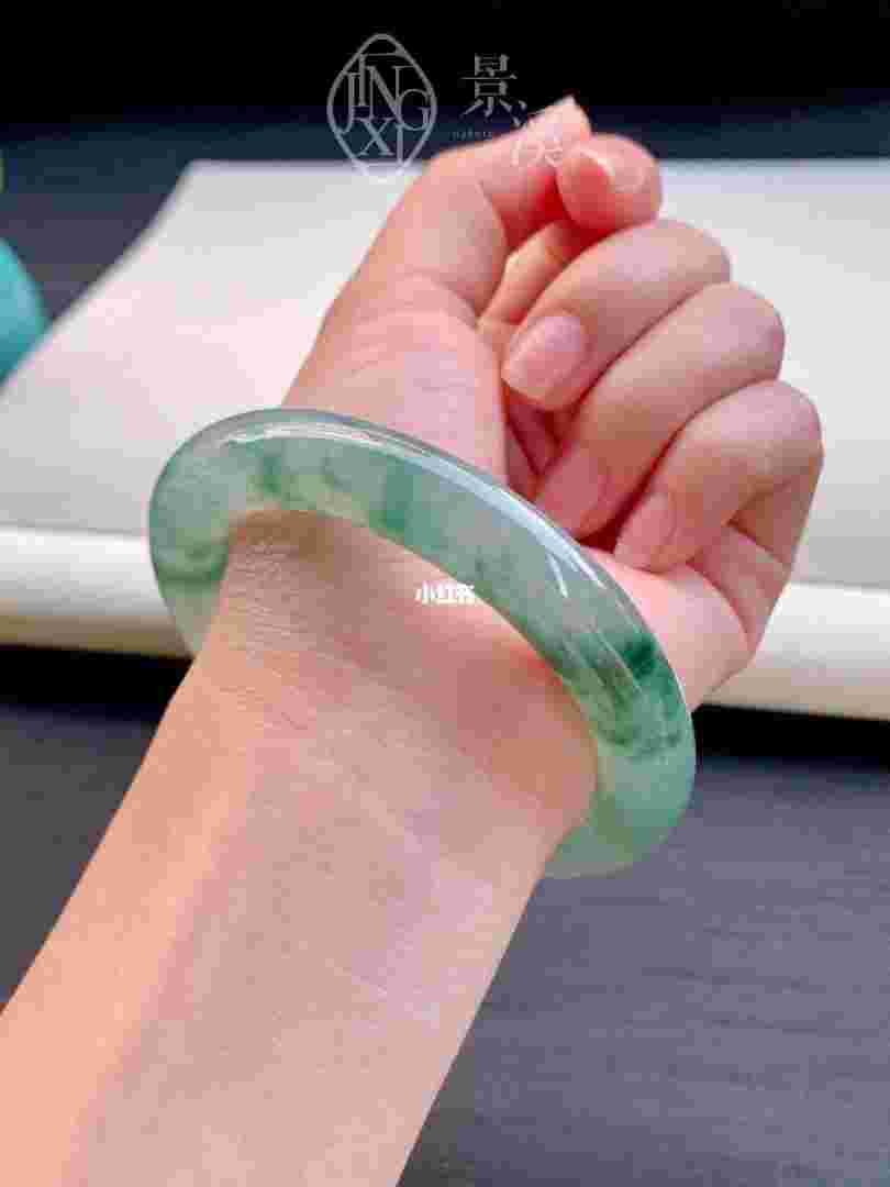 糯种翡翠手镯怎么养才能透翡翠糯种手镯特点-第1张图片-翡翠网 糯种翡翠手镯怎么养才能透翡翠糯种手镯特点-第1张图片-翡翠网