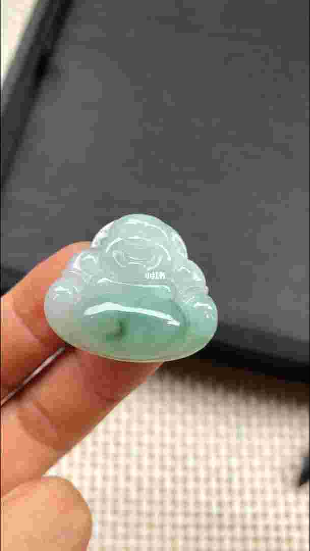 翡翠佛翡翠佛吊坠寓意是什么-第1张图片-翡翠网 翡翠佛翡翠佛吊坠寓意是什么-第1张图片-翡翠网