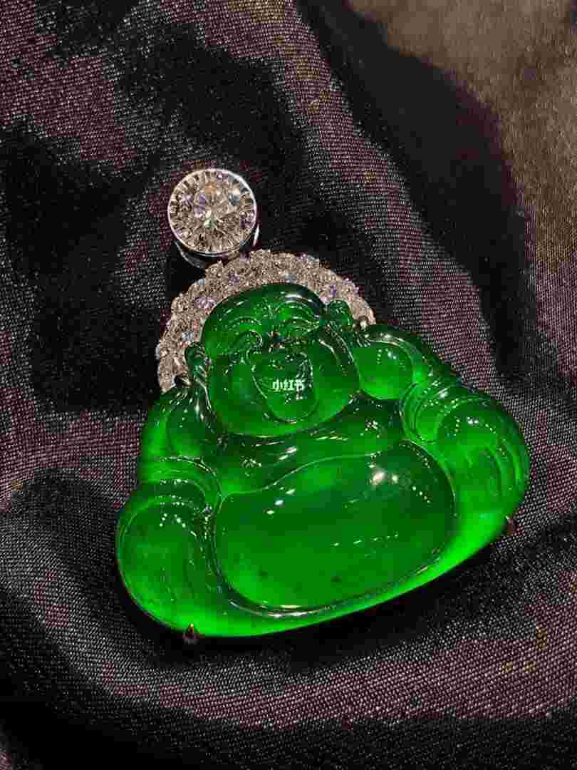 翡翠佛翡翠佛吊坠寓意是什么-第2张图片-翡翠网 翡翠佛翡翠佛吊坠寓意是什么-第2张图片-翡翠网