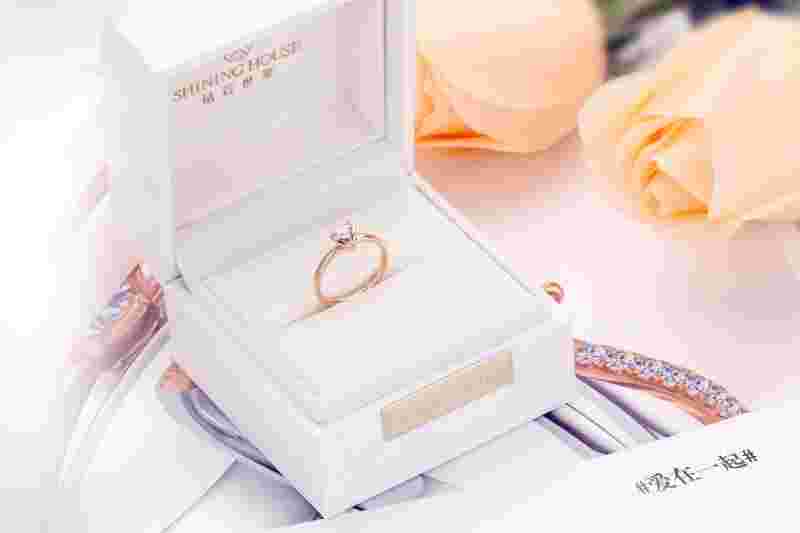 钻石丘比特的故事,丘比特之箭钻石项链-第1张图片-翡翠网 钻石丘比特的故事,丘比特之箭钻石项链-第1张图片-翡翠网