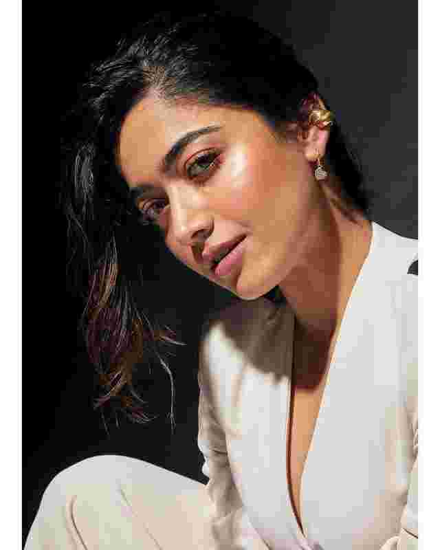 电视剧金耳环第一集视频金耳环在线观看完整版-第1张图片-翡翠网