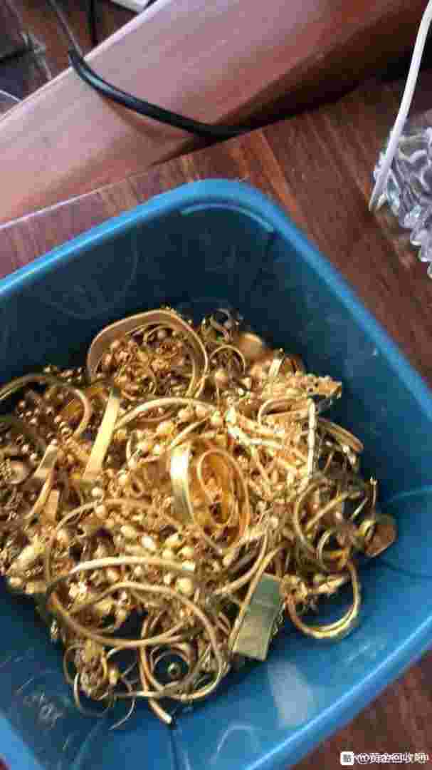 老凤祥回收黄金流程,老凤祥黄金首饰回收规则-第1张图片-翡翠网