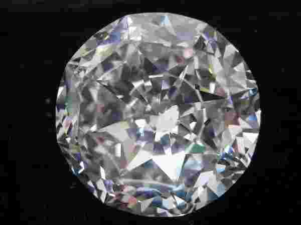 锆石一眼就能看出是假钻石吗钻石和锆石有什么区别-第1张图片-翡翠网 锆石一眼就能看出是假钻石吗钻石和锆石有什么区别-第1张图片-翡翠网