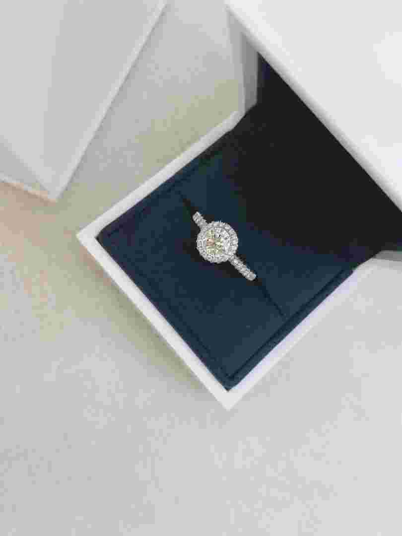 戴比尔斯钻戒官网,dr钻戒官网旗舰店-第1张图片-翡翠网 戴比尔斯钻戒官网,dr钻戒官网旗舰店-第1张图片-翡翠网