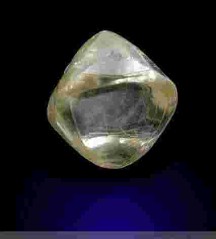 鉴别钻石原石的最简单方法是什么,鉴别钻石原石的最简单方法-第2张图片-翡翠网 鉴别钻石原石的最简单方法是什么,鉴别钻石原石的最简单方法-第2张图片-翡翠网