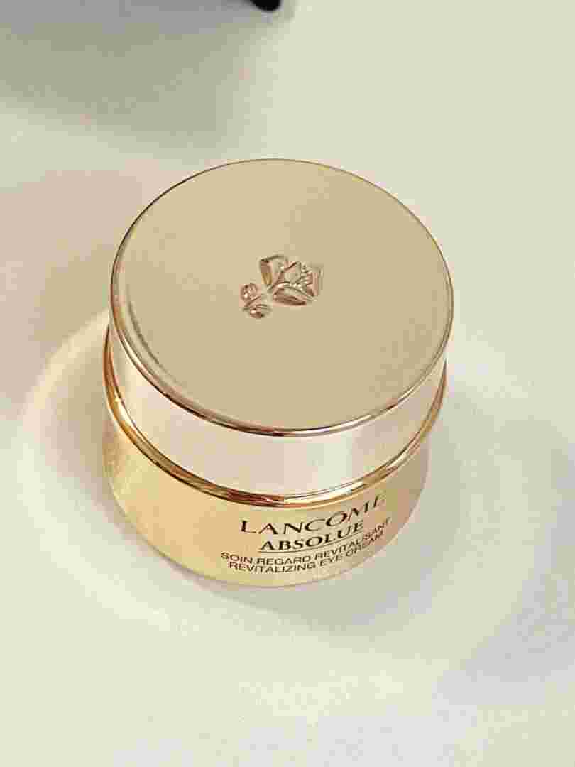 兰蔻的眼霜兰蔻的眼霜跟雅诗兰黛的眼霜哪个效果好-第2张图片-翡翠网 兰蔻的眼霜兰蔻的眼霜跟雅诗兰黛的眼霜哪个效果好-第2张图片-翡翠网