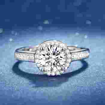 哪个品牌的莫桑钻比较好,哪个品牌的莫桑钻比较好看-第1张图片-翡翠网 哪个品牌的莫桑钻比较好,哪个品牌的莫桑钻比较好看-第1张图片-翡翠网