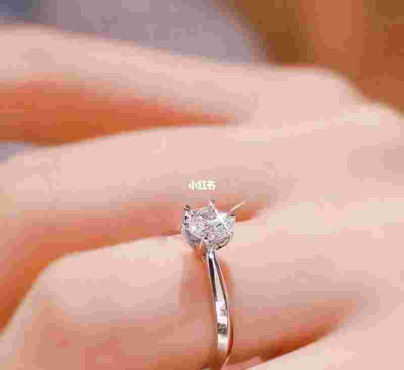 经典钻戒款式图片大全,钻戒经典款是什么样子的-第1张图片-翡翠网
