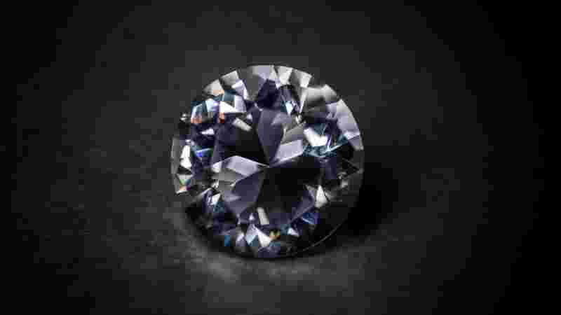 人工钻石与莫桑石人工钻石和莫桑石哪个更像钻石-第2张图片-翡翠网 人工钻石与莫桑石人工钻石和莫桑石哪个更像钻石-第2张图片-翡翠网