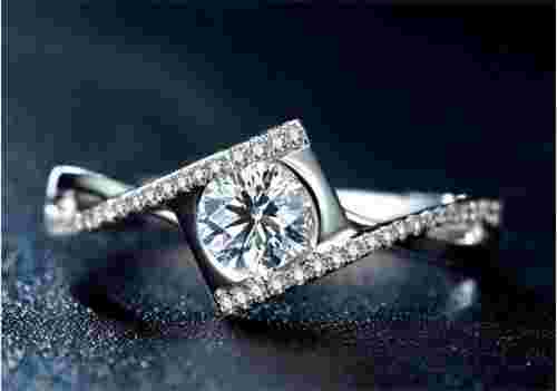 钻戒定制哪个牌子好一点钻戒定制哪个牌子好-第1张图片-翡翠网 钻戒定制哪个牌子好一点钻戒定制哪个牌子好-第1张图片-翡翠网