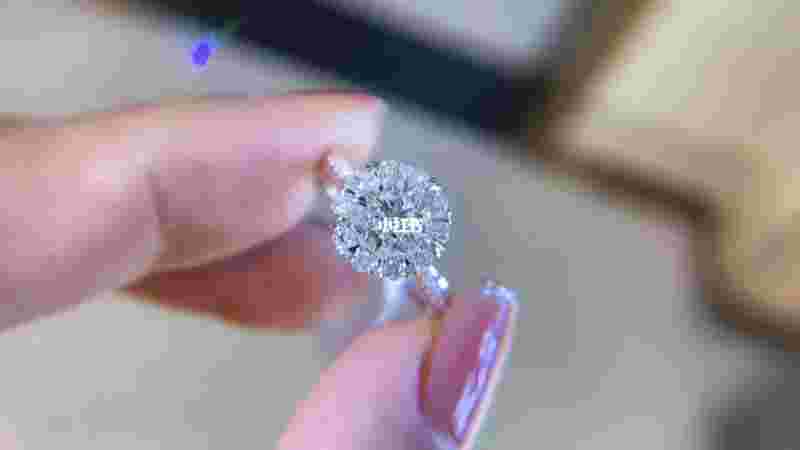 深圳水贝市场的钻戒价,深圳水贝一克拉钻戒多少钱-第2张图片-翡翠网