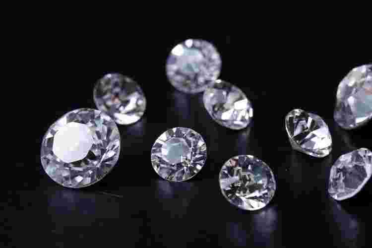 完全珠宝鉴赏钻石篇试卷答案完全珠宝鉴赏钻石篇答案-第1张图片-翡翠网 完全珠宝鉴赏钻石篇试卷答案完全珠宝鉴赏钻石篇答案-第1张图片-翡翠网