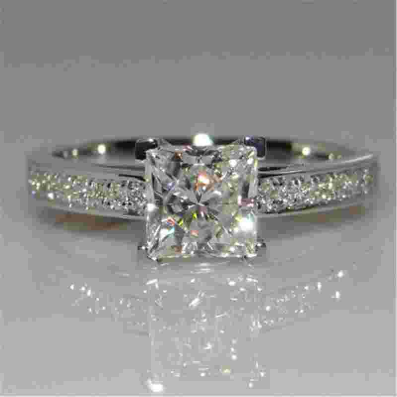 钻戒的钻石是什么钻石,钻戒的钻石是什么钻-第2张图片-翡翠网 钻戒的钻石是什么钻石,钻戒的钻石是什么钻-第2张图片-翡翠网