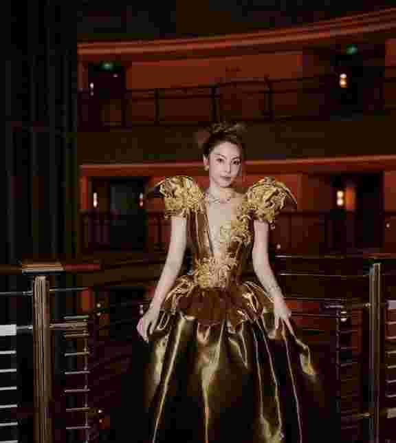 黄金裙子,黄金裙子吊坠图片-第1张图片-翡翠网