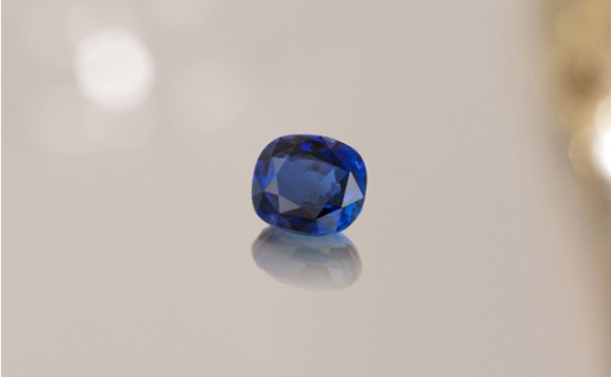 瑞士珠宝商Gübelin 推出一枚独一款 Coral Blossom 蓝宝石戒指-第2张图片-翡翠网 瑞士珠宝商Gübelin 推出一枚独一款 Coral Blossom 蓝宝石戒指-第2张图片-翡翠网