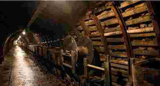 纳粹黄金宝藏的小说纳粹黄金-第1张图片-翡翠网