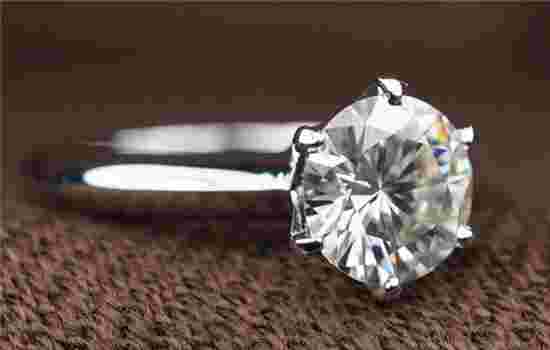 莫桑钻一般人看得出和钻石区别吗,莫桑钻一般人看得出和钻石区别吗图片-第1张图片-翡翠网 莫桑钻一般人看得出和钻石区别吗,莫桑钻一般人看得出和钻石区别吗图片-第1张图片-翡翠网