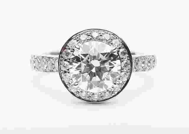 莫桑钻是真的钻石吗,莫桑钻是真钻吗?为什么那么便宜-第2张图片-翡翠网 莫桑钻是真的钻石吗,莫桑钻是真钻吗?为什么那么便宜-第2张图片-翡翠网