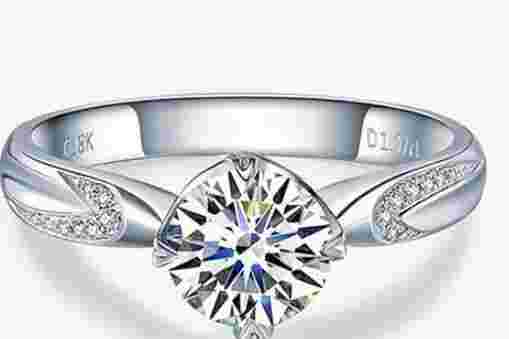 合成钻石一克拉多少钱人工合成钻石一克拉多少钱-第1张图片-翡翠网 合成钻石一克拉多少钱人工合成钻石一克拉多少钱-第1张图片-翡翠网