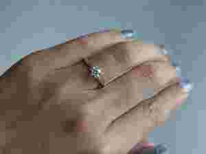 戒指钻石掉了怎么办,钻石戒指的钻石掉了怎么处理-第1张图片-翡翠网 戒指钻石掉了怎么办,钻石戒指的钻石掉了怎么处理-第1张图片-翡翠网