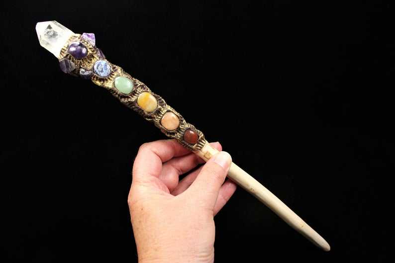 女巫的黄金法杖,女巫的黄金法杖跟释魂法杖差多少-第1张图片-翡翠网