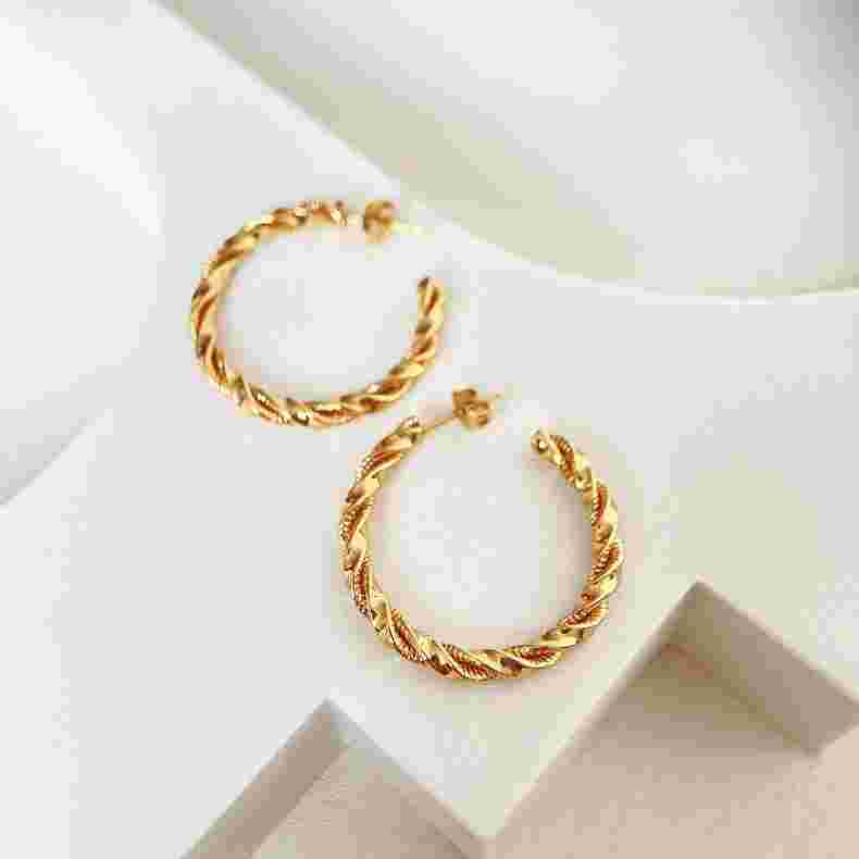 2021新款黄金耳环黄金耳环新款图片大气那种-第1张图片-翡翠网 2021新款黄金耳环黄金耳环新款图片大气那种-第1张图片-翡翠网