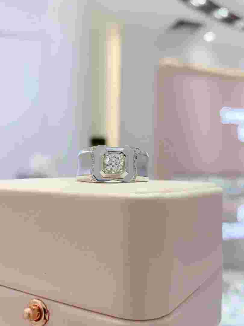 钻石世家钻戒回收价格怎么算钻石世家以旧换新规定,怎么补差价-第2张图片-翡翠网