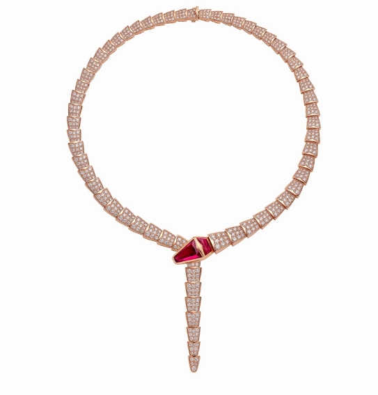 金色光影蜿蜒流淌 BVLGARI 推出 Serpenti Dragoni 系列!-第3张图片-翡翠网 金色光影蜿蜒流淌 BVLGARI 推出 Serpenti Dragoni 系列!-第3张图片-翡翠网