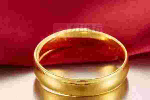 正常一个钻戒多少钱啊正常一个钻戒多少钱啊女生-第2张图片-翡翠网 正常一个钻戒多少钱啊正常一个钻戒多少钱啊女生-第2张图片-翡翠网